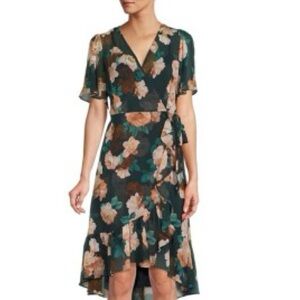 Calvin Klein Flattering Wrap Dress. Hunter Green NWT Classy. Size 6
